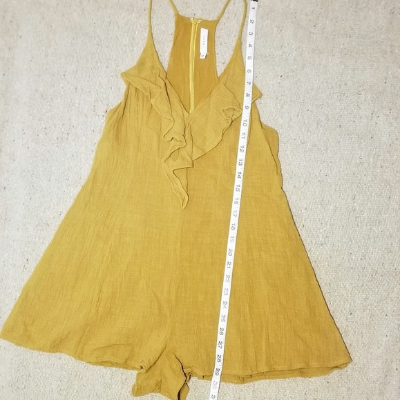 LUSH V-Neck Ruffle Short Romper - Picture 5 of 8